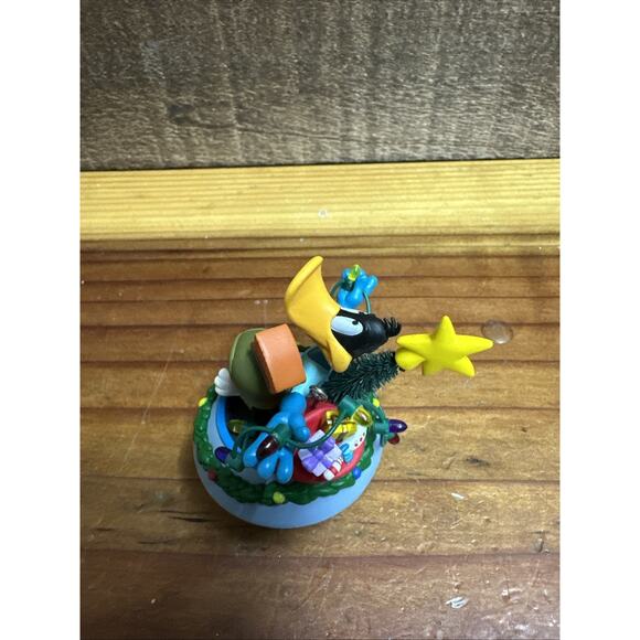 Looney Tunes Duck Dodgers And Marvin The Martian Ornament - Picture 3 of 5